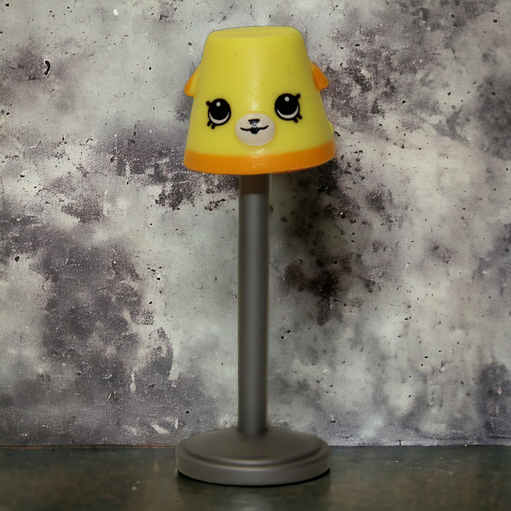 Shopkins Happy Places Season 1 Puppy Parlor Decorator Pack #13 Standing Lamp